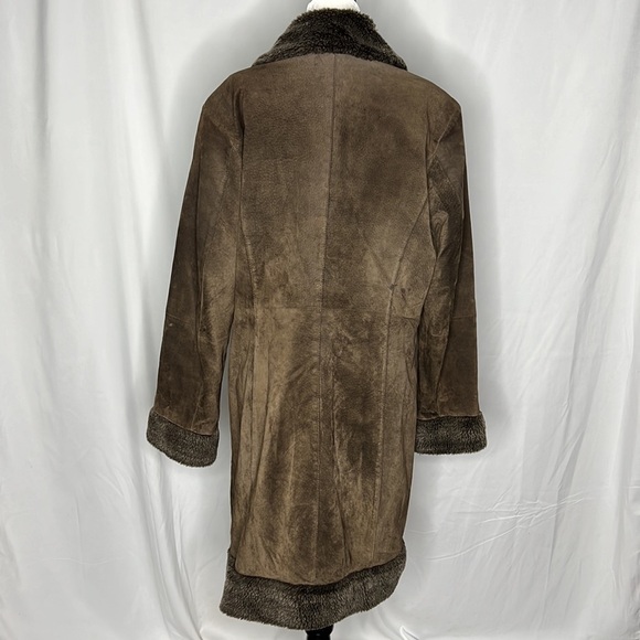 Danier Mid Length Brown Suede Coat with Shearling Trim size Medium - Picture 2 of 12
